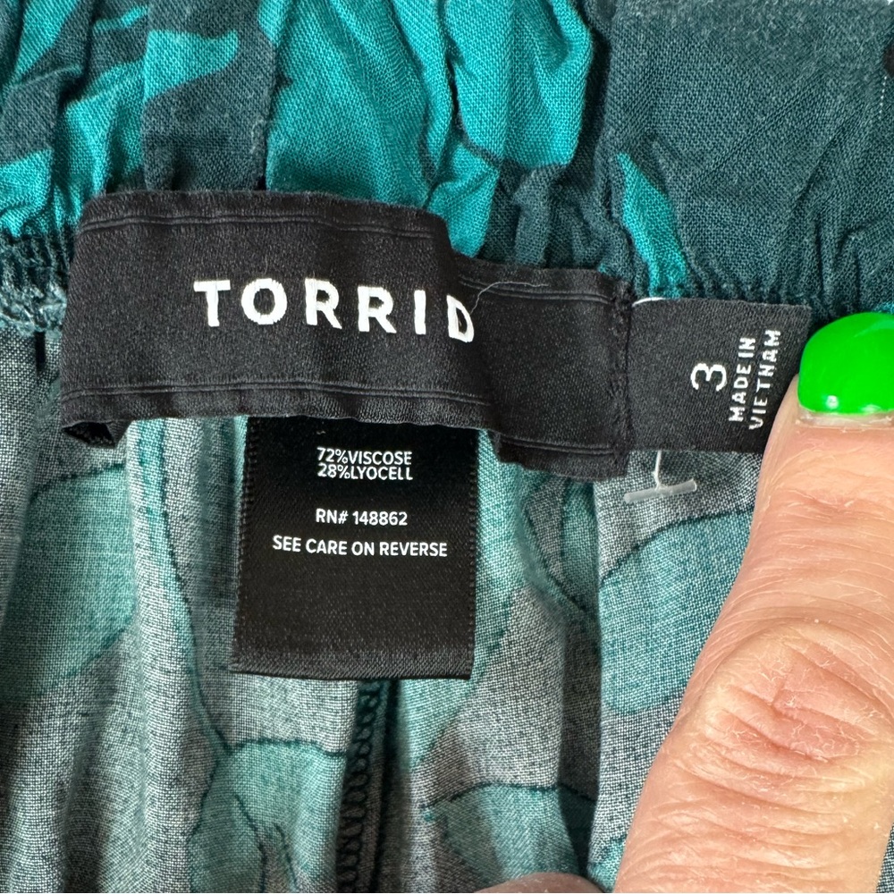 Torrid High-Rise Pull-On Challis Wide Leg Pant - Picture 7 of 11